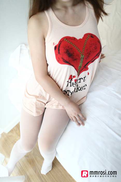 rosi写真2015.11.21 No.1444性感长发丰乳酥胸少妇